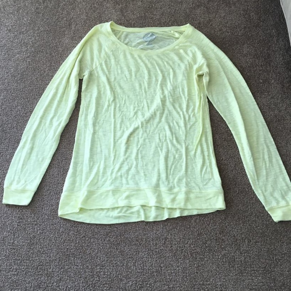 Lightweight long-sleeve